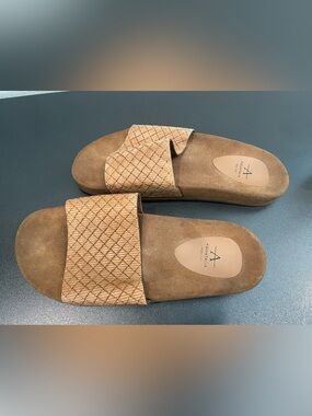 Aquatalia Men’s Brown Leather Slip-On Sandals
